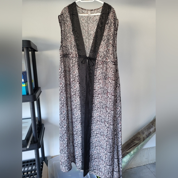 Swin cover up - Picture 1 of 4